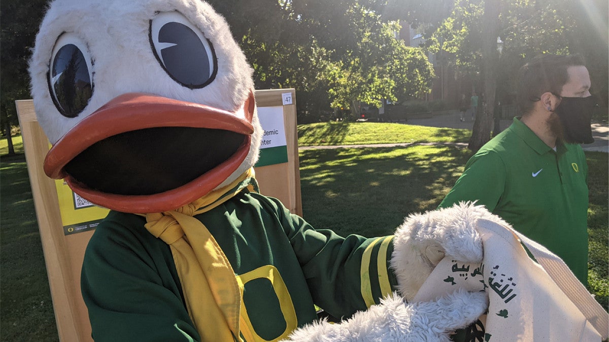 UO Duck mascot