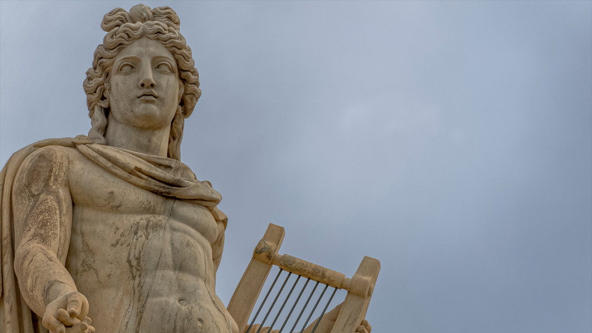 Statue with harp